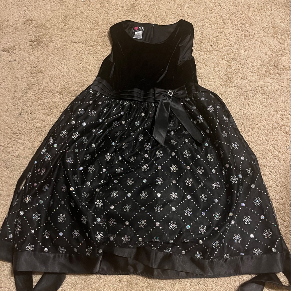 Elegant Black Kids Dress with Sparkly Floral Patterns
